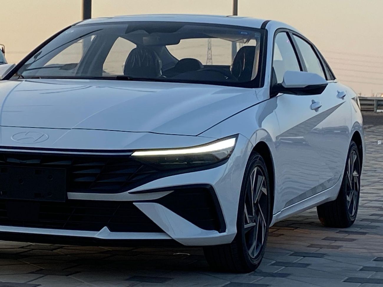 هيونداي إلانترا هيونداي النترا CN 7 LUXURY موديل: 2024 الممشي : 0  السعر : 77.000 درهم  مواصفات خليجية  فل اوبشن  4