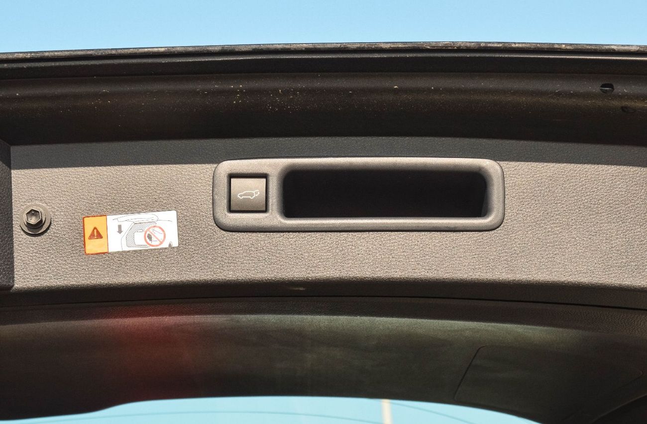 Toyota Highlander TOYOTA HIGHLANDER HYBRID LIMITED 2.5L AWD SUV 2025