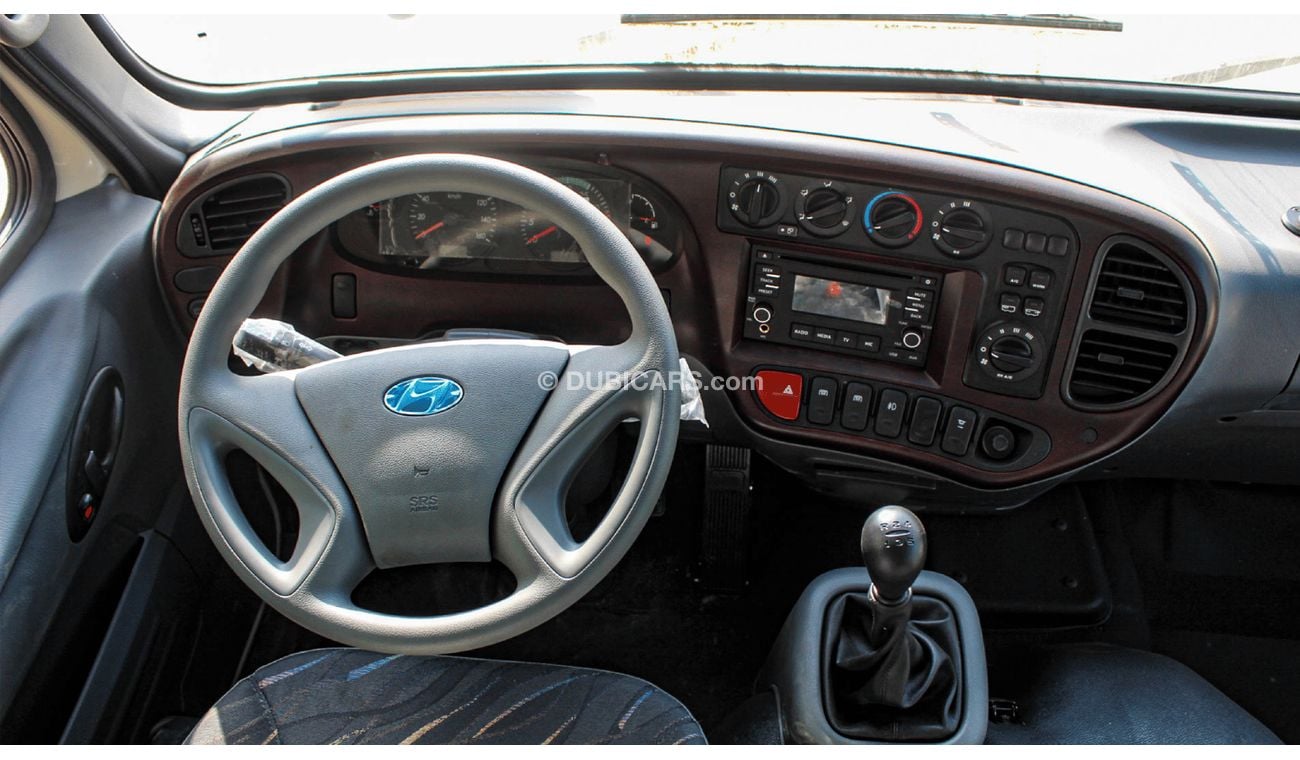 Hyundai County Hyundai COUNTY 3.9L bus 29 Seater D MT