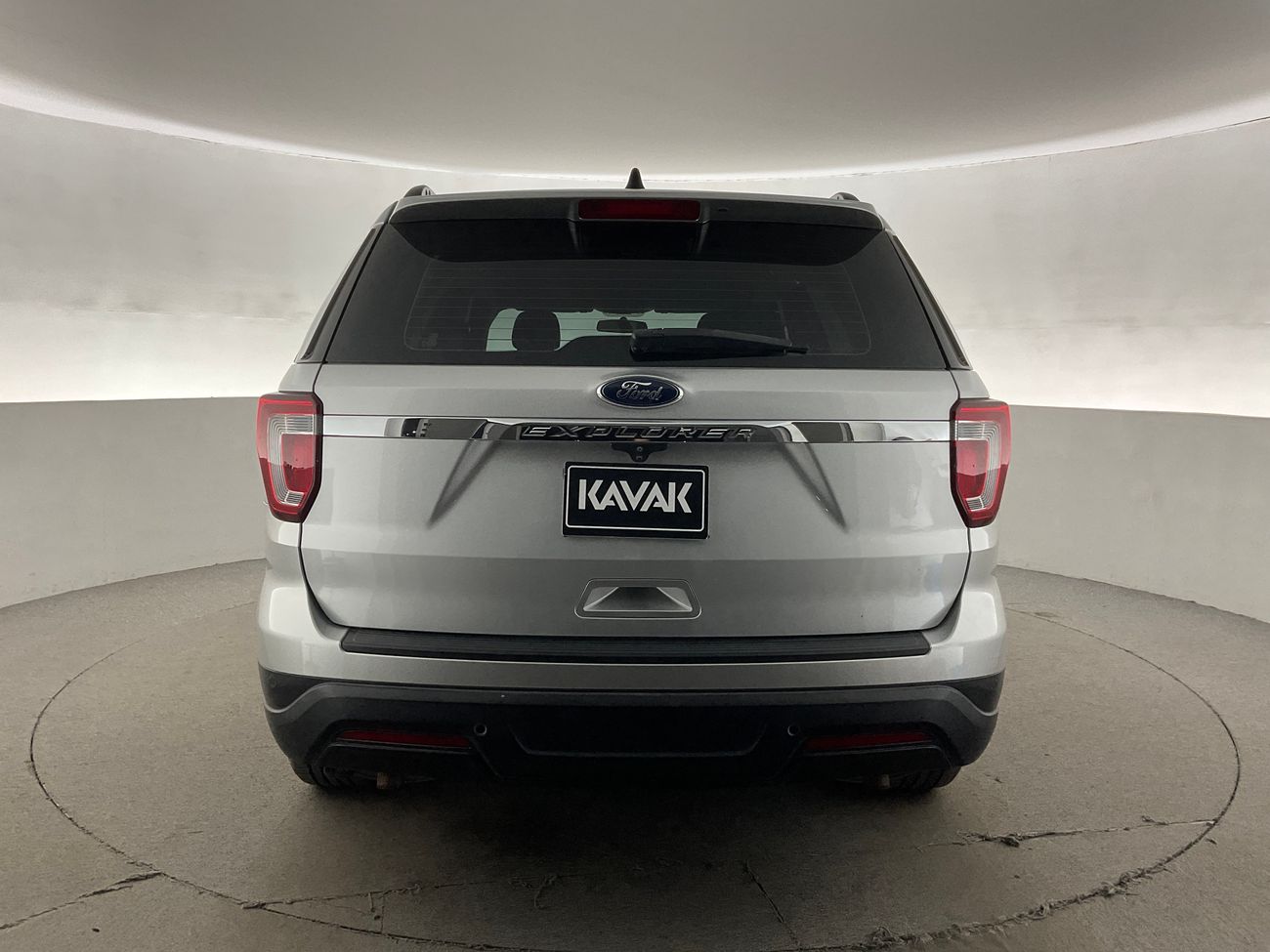 فورد إكسبلورر XL / Standard | National Day Celebration | شامل الضمان | 0 ﺪﻔﻋﺓ ﺃﻮﻟﻯ