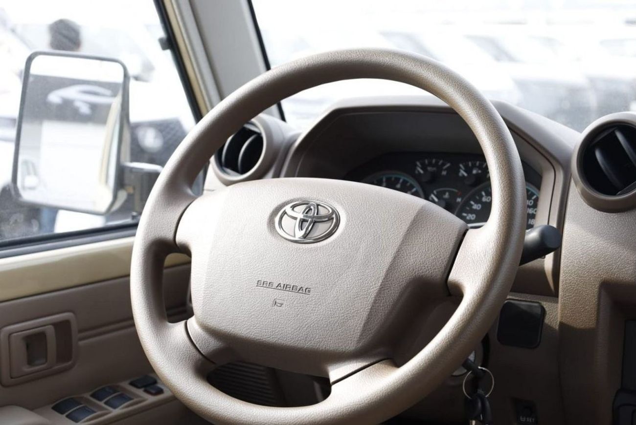 Toyota Land Cruiser Pick Up Toyota Land Cruiser Pickup LC 4.0Ltr. Double Cab Pick Up (V6cylinder - PETROL)Model