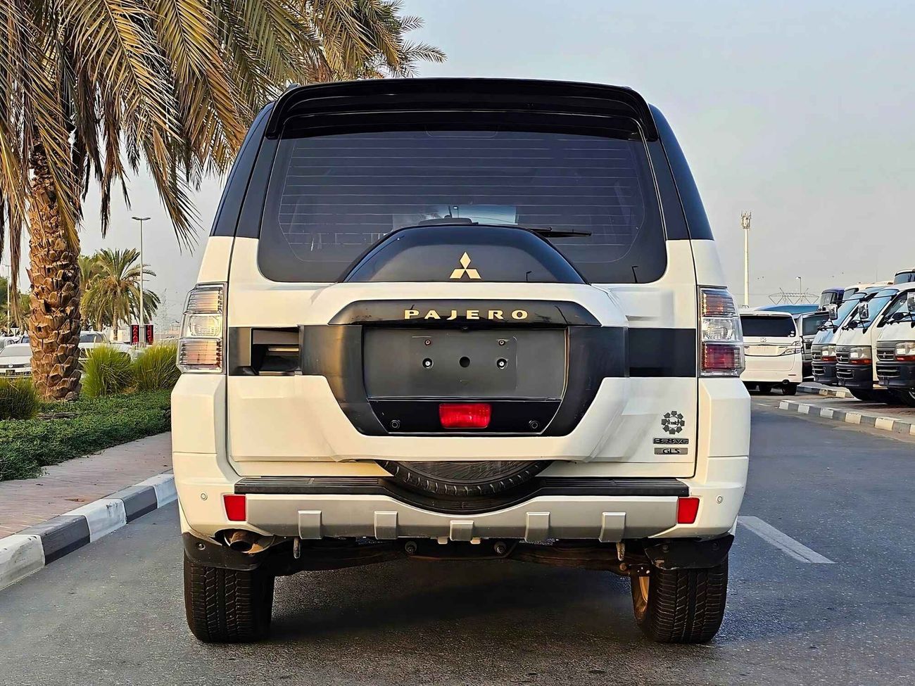 Mitsubishi Pajero /SIGNATURE EDITION/ EXPORT ONLY / LOT#16883