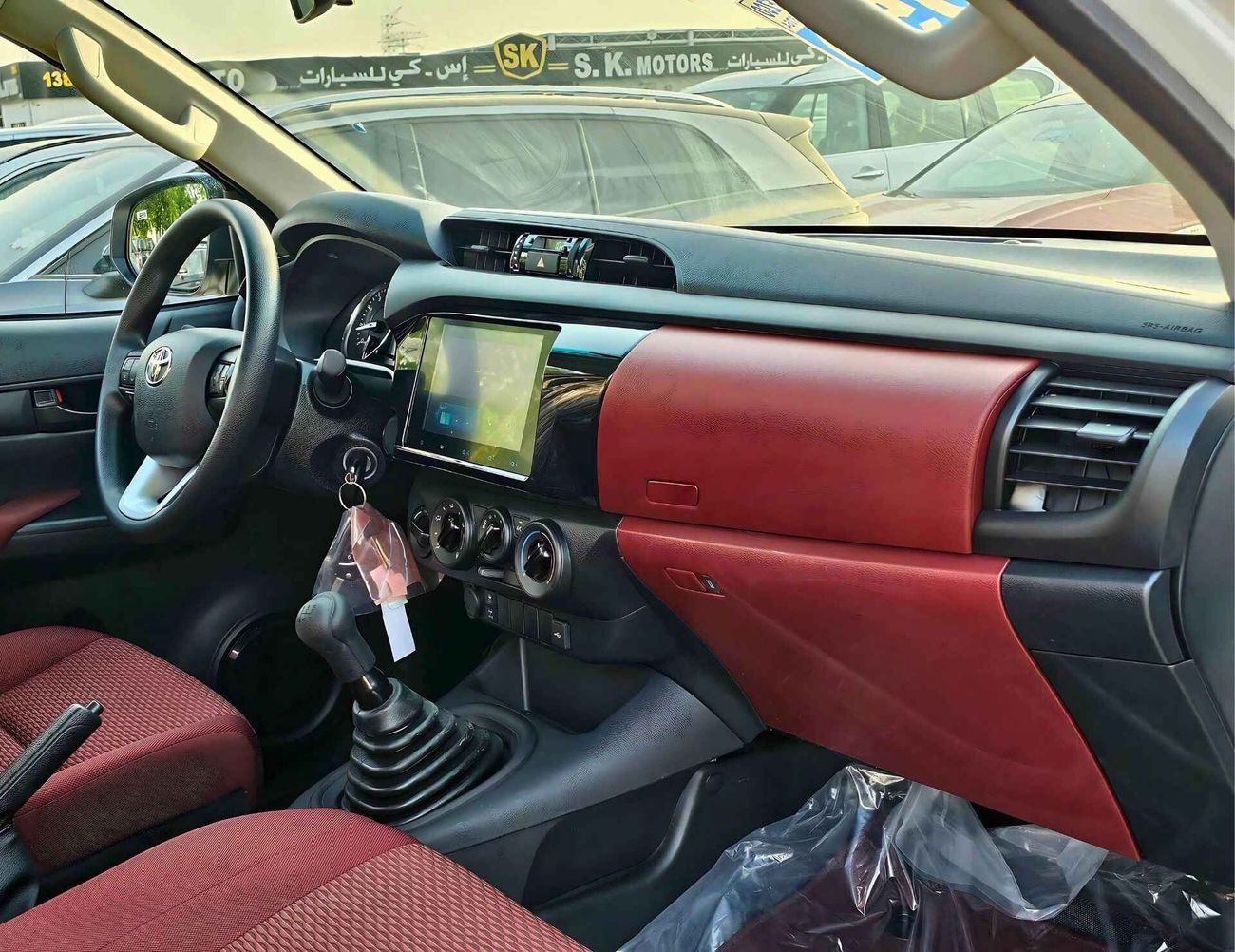 Toyota Hilux GLSG / SINGLE CABIN / M/T / 2.7L V4 PETROL / DVD + CAMERA / 4WD (CODE # GLSG)