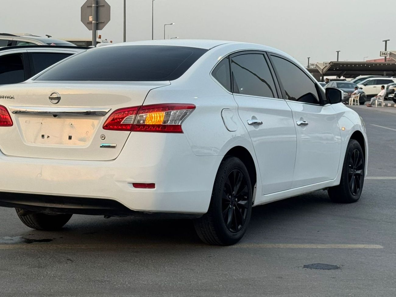 نيسان سنترا ممتازة من الداخل و الخارج