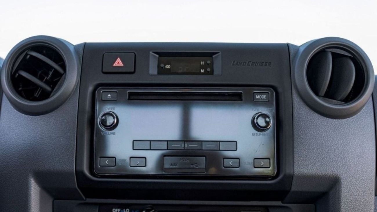 تويوتا لاند كروزر بيك آب LAND CRUISER LC79 SC 4.2L V6 RHD 8 DIESEL 2025