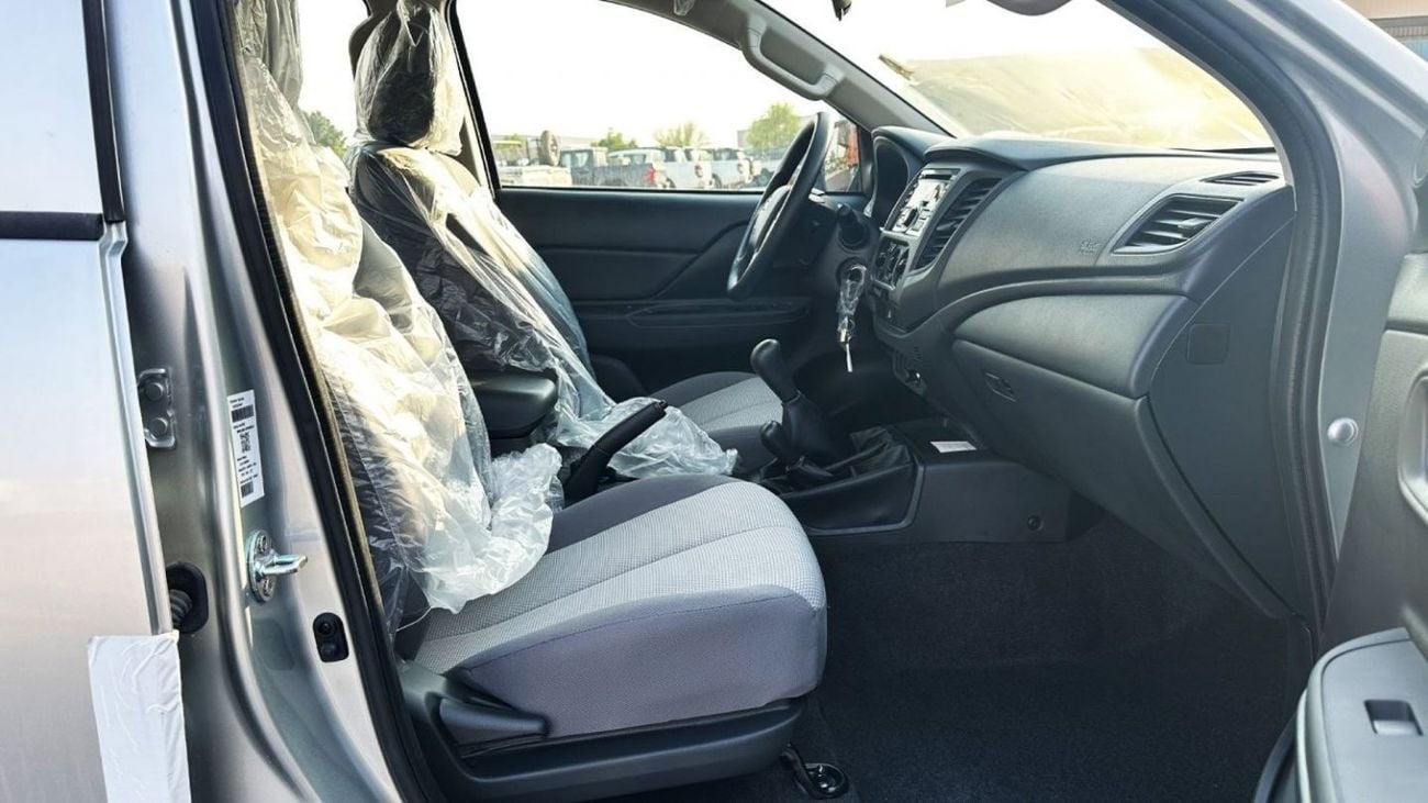 Mitsubishi L200 MITSUBISHI L200 2.4L P DC 4WD GLX 5MT (Export Only)