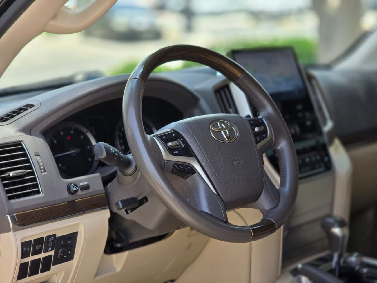 Toyota Land Cruiser VXR