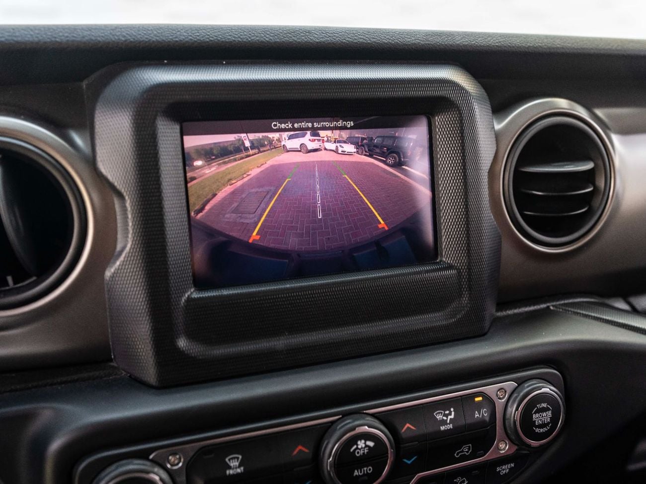 Jeep Wrangler Unlimited Sport 3.6L A/T