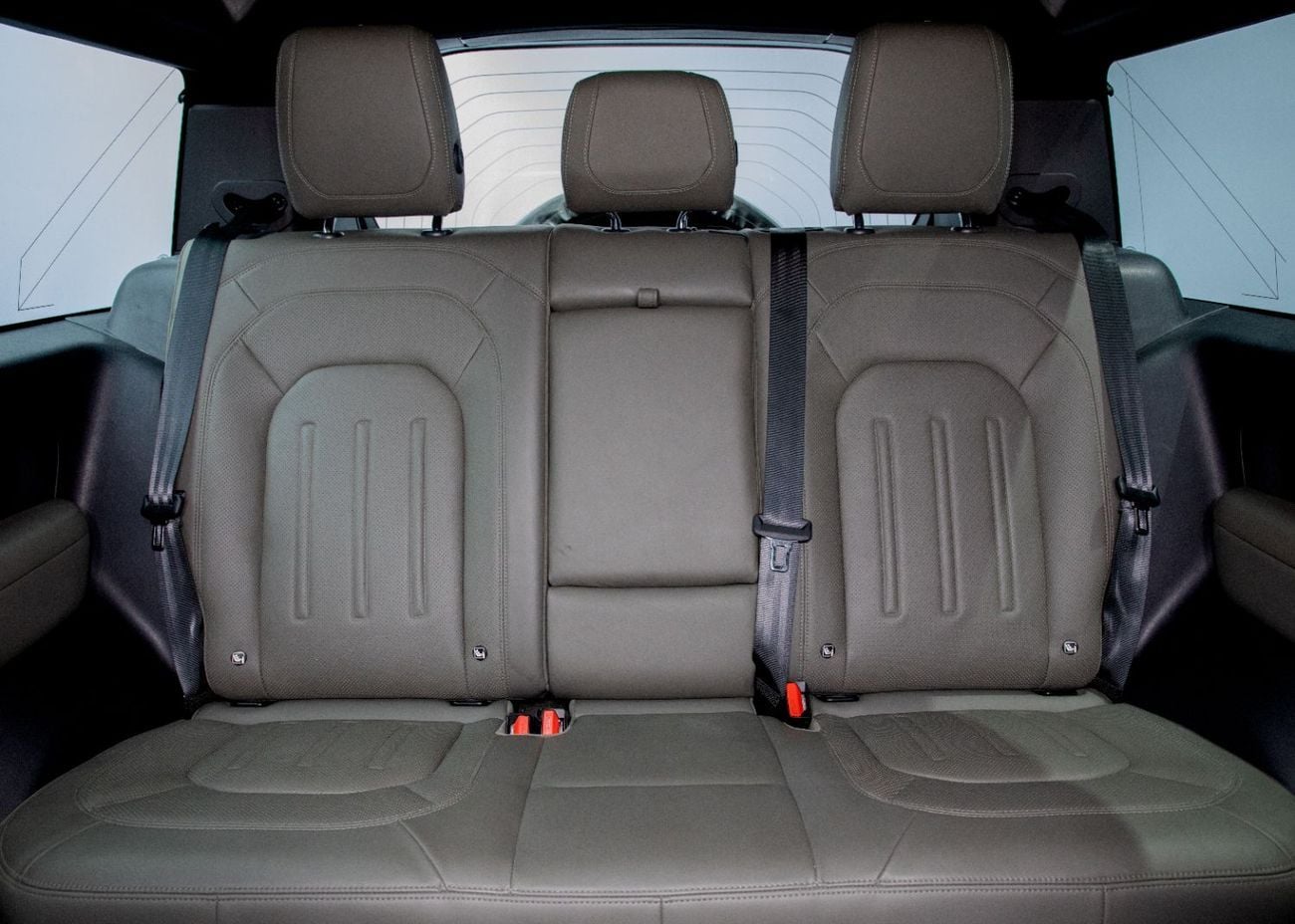 لاند روفر ديفندر P400 90 HSE 3.0L (5 Seater)