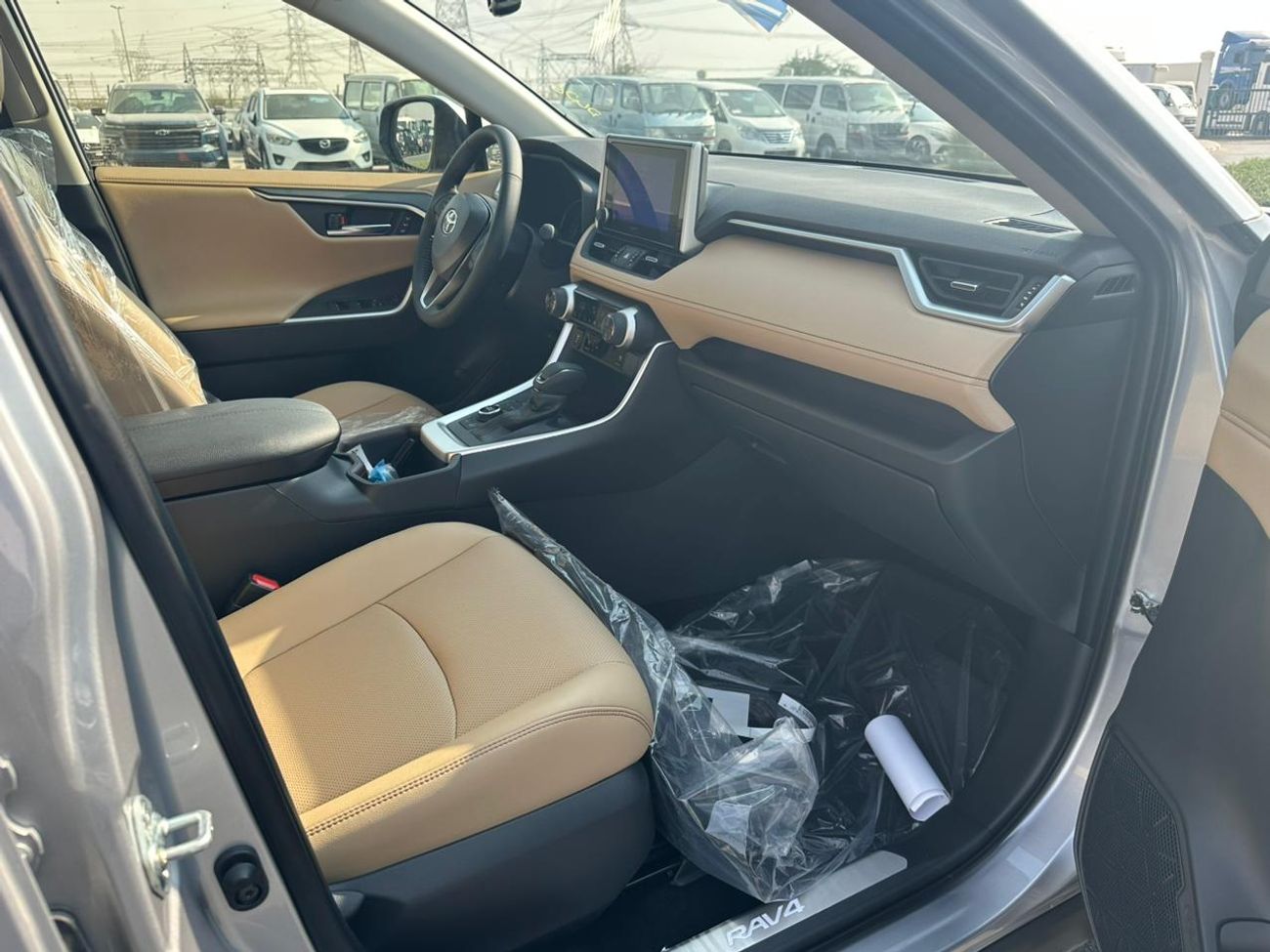 Toyota RAV4 2.5 LIMITED , PETROL , MEMORY SEAT, WIRELESS CHARGER ,PANORAMIC ROOF, FULL OPTION MODEL 2025