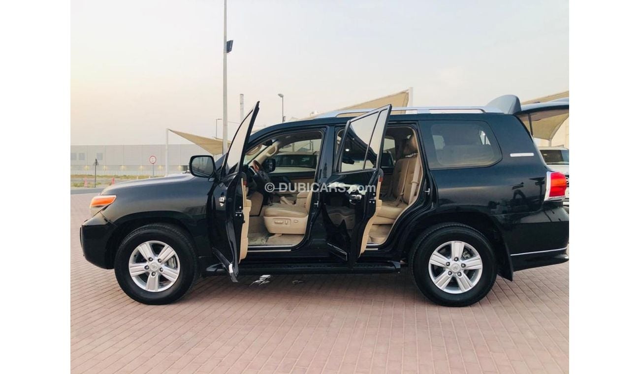 تويوتا لاند كروزر فل - GXR - تويوتا لاندكروزر 2015 - 8سلندر