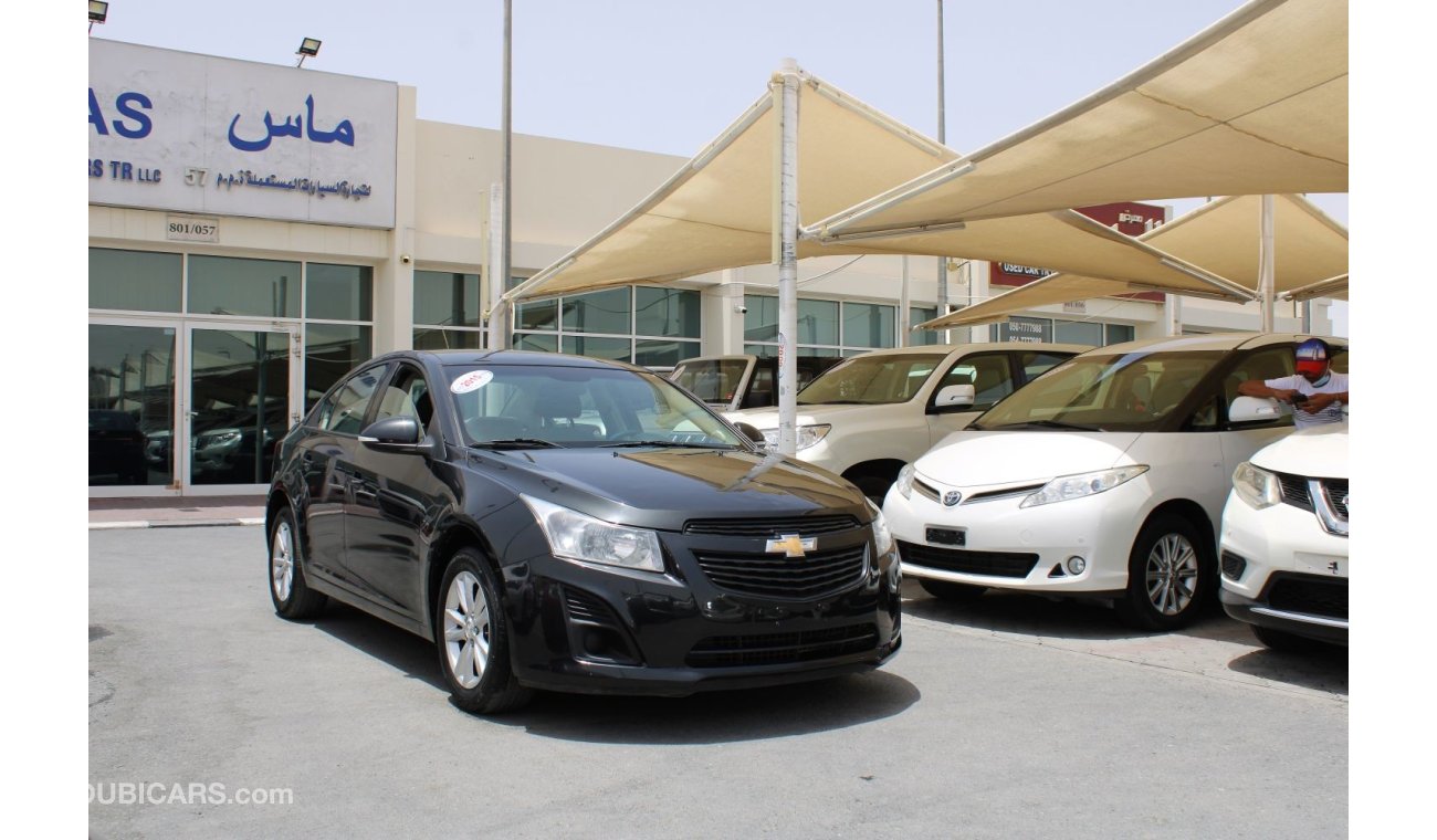 Chevrolet Cruze LT ACCIDENTS FREE - GCC - MID OPTION - CAR IS IN PERFECT CONDITION INSIDE OUT