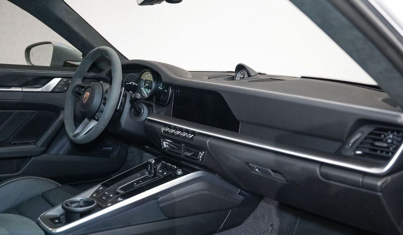 بورش 911 Turbo S - AED 13,053 P/M - Warranty till 08/2025