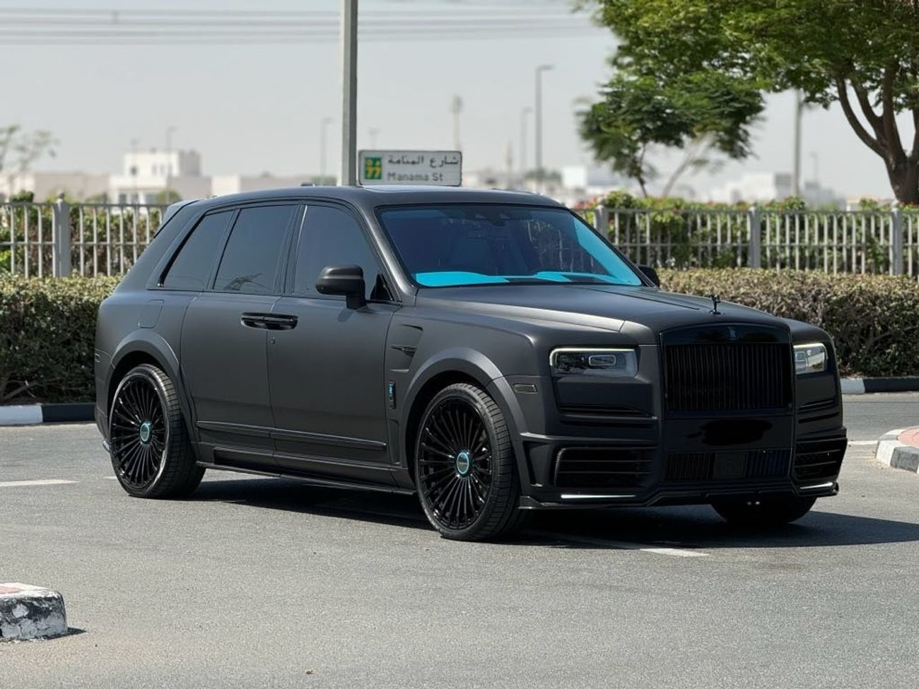 Rolls-Royce Cullinan Std MANSORY GCC SPEC NEAT AND CLEAN LESS KILOMETER