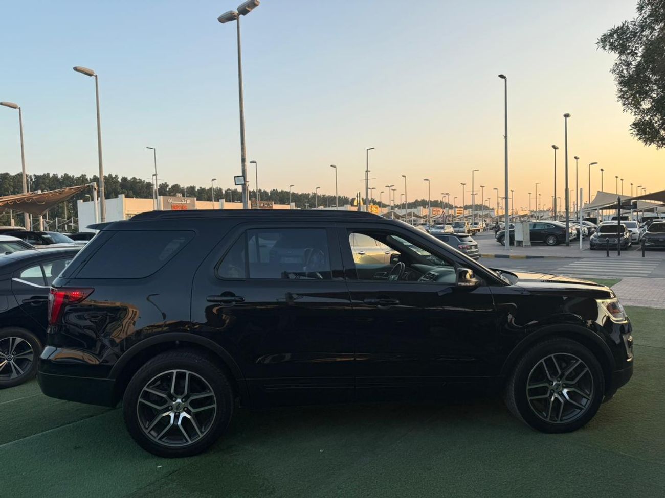 Ford Explorer XLT 3.5L VERY CLEAN CAR