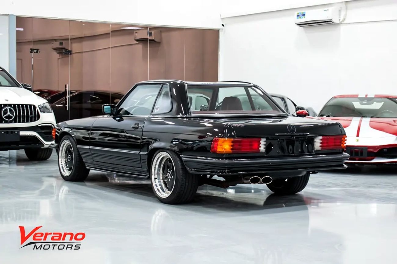مرسيدس بنز SL 560 Mercedes 560 SL AMG Kit | Fully Rebuilt | Collector Grade