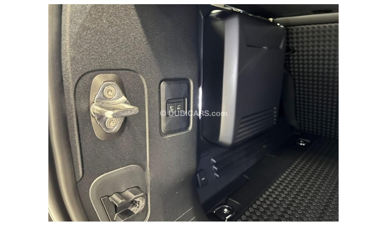 Land Rover Defender DEFENDER P400 HSE/2024 GCC AL TAYER 5 YEARS WARRANTY