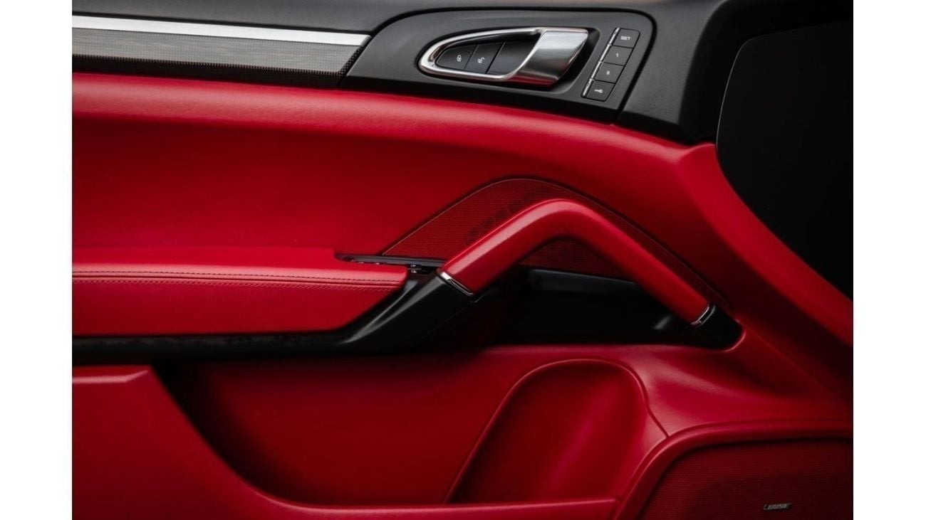 Porsche Cayenne Turbo | 4,082 P.M (3 Years)⁣ | 0% Downpayment | Agency Service History