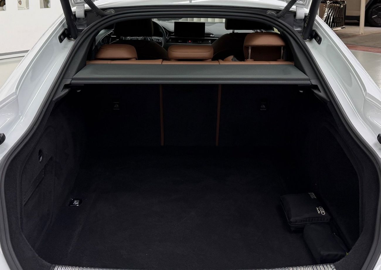 Audi A5 40 TFSI S Line 2.0L (187 HP)