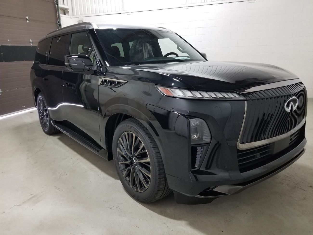 إنفينيتي QX80 2026 MODEL INFINITI QX80 AUTOGRAPH TOP AUTOGRAPH TRIP WITH GREY ROOF