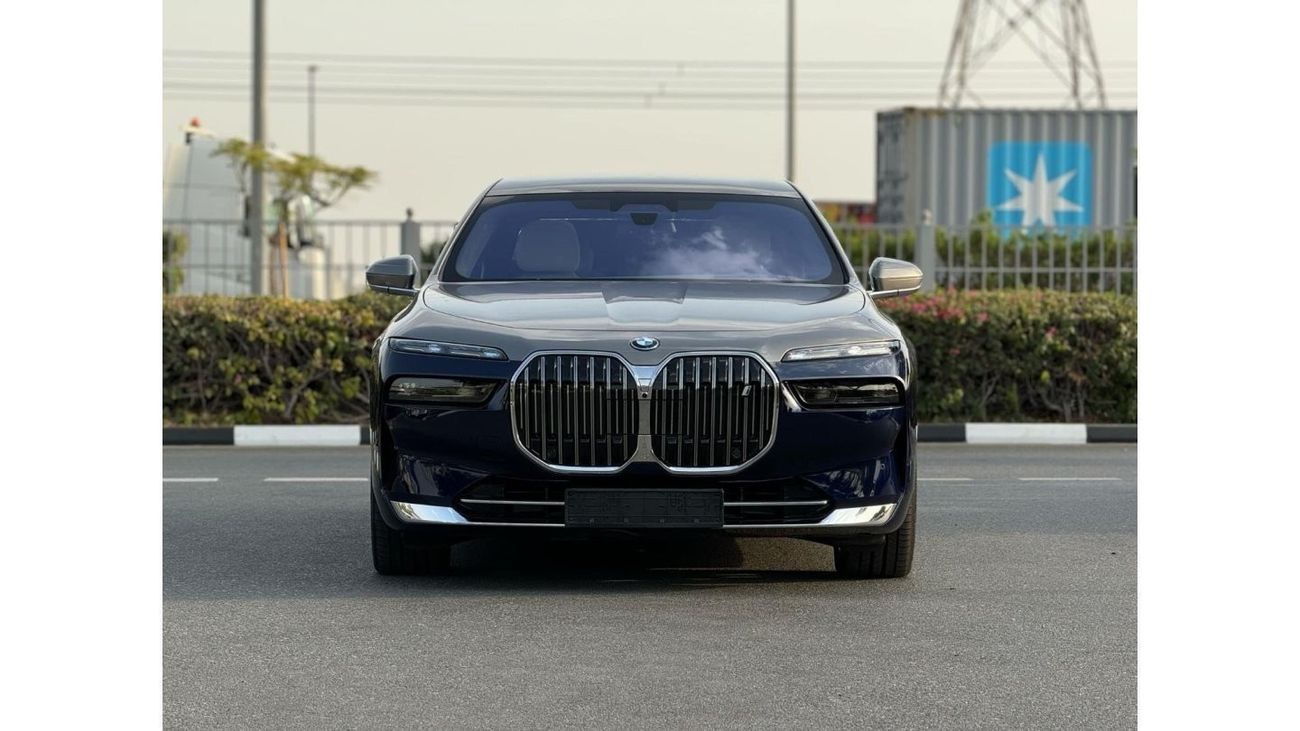 BMW i7 GCC SPEC UNDER WARRANTY AND SERVICE CONTRACT