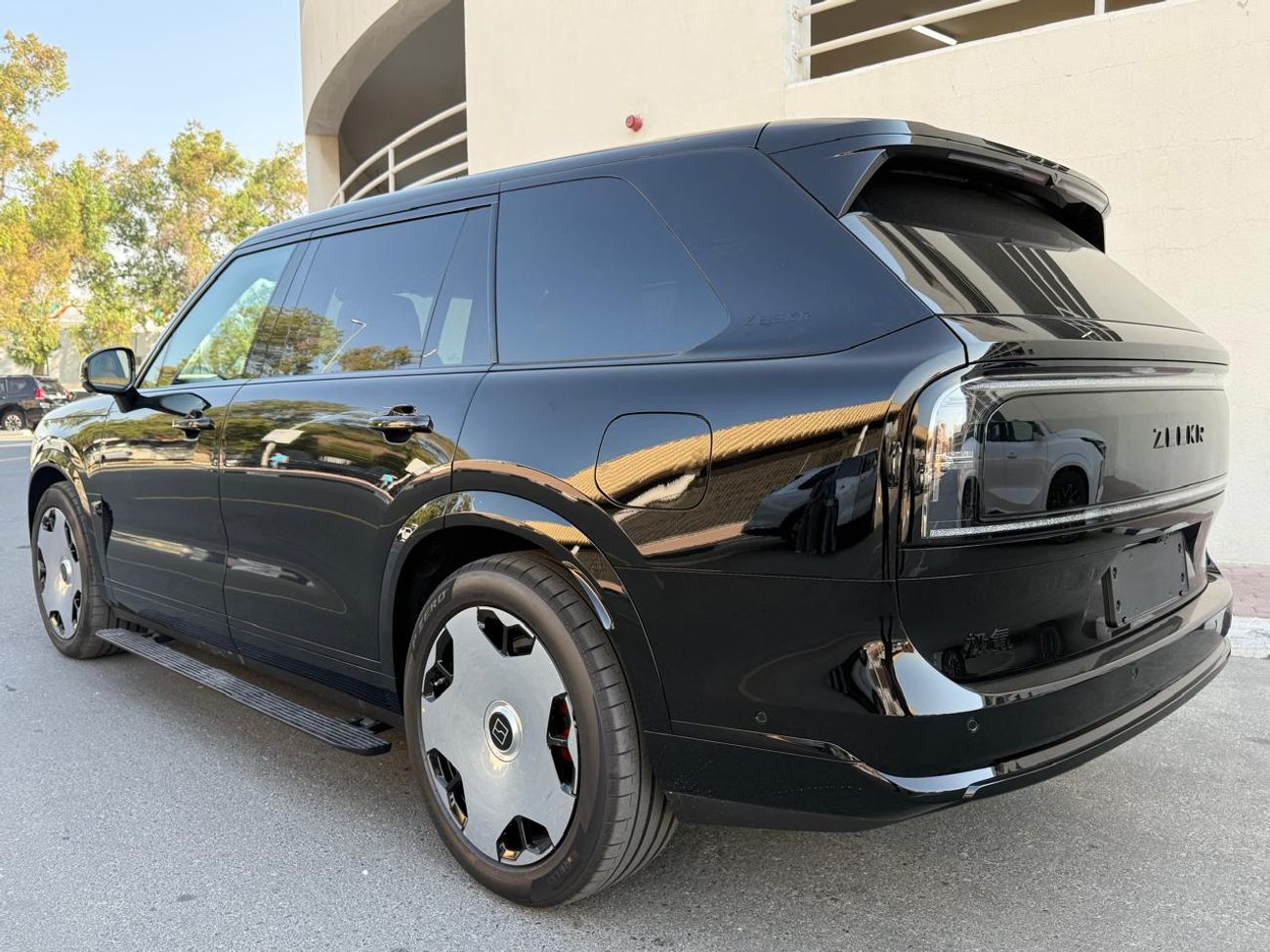 زيكر 9X 2.0L Plug-in Hybrid--BIG BETTERY-1,380 HP  Ultra Edition