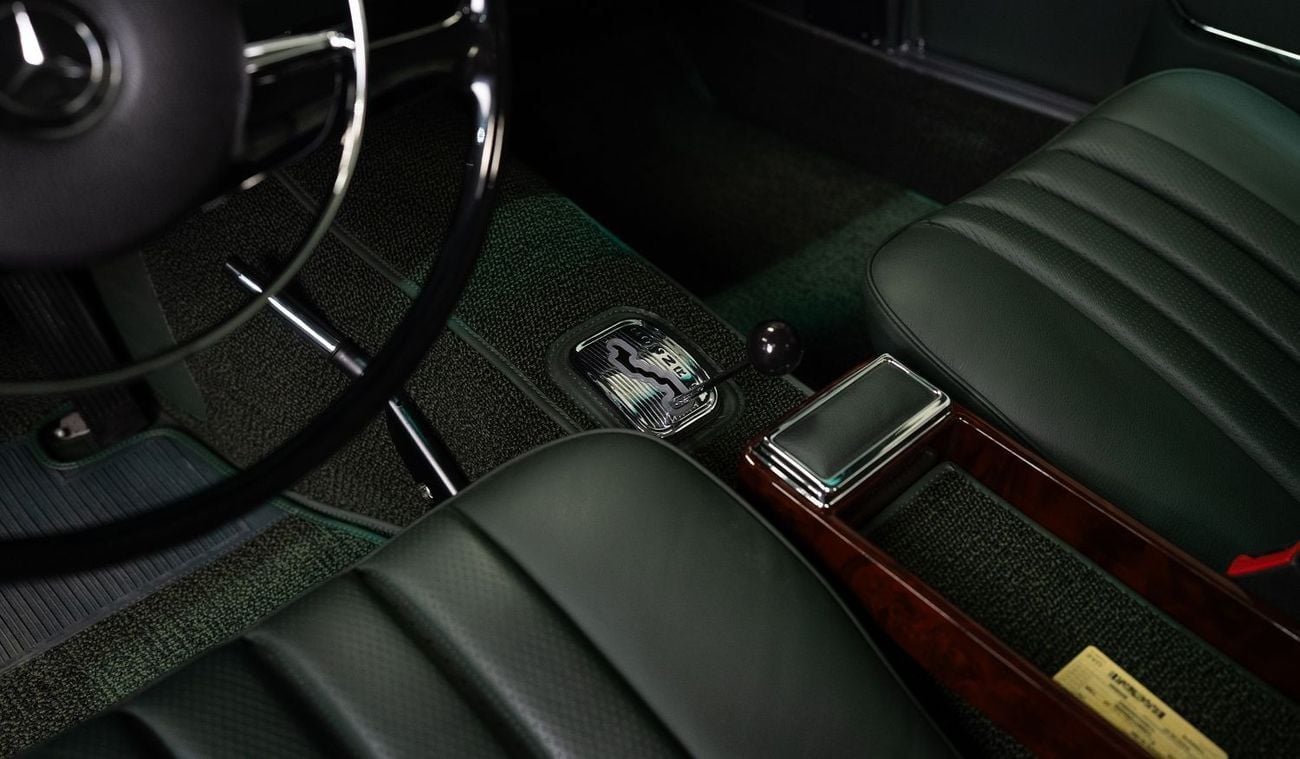 برابوس كلاسيك - مرسيدس بنز 280 SL باغودا