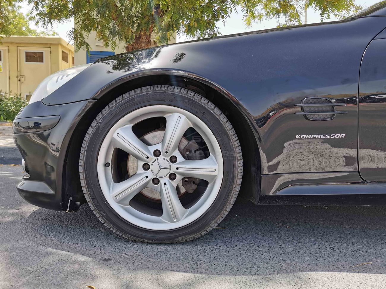 Mercedes-Benz SLK 200 2.0L, 17" Rims, DRL LED Headlights, Parking Sensor, Leather Seats, Bluetooth, USB (LOT # 763)