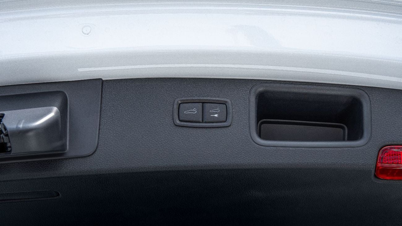 Porsche Macan Std 2.0L (252 HP) PORSCHE MACAN 2024 CARRARA WHITE METALLIC