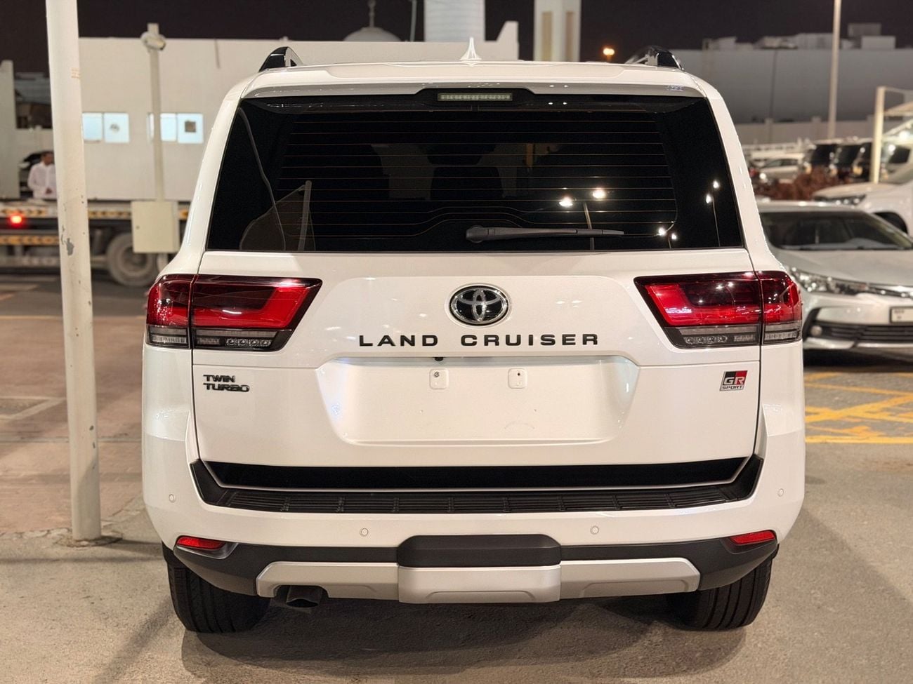 تويوتا لاند كروزر 3.5T GR-Sport