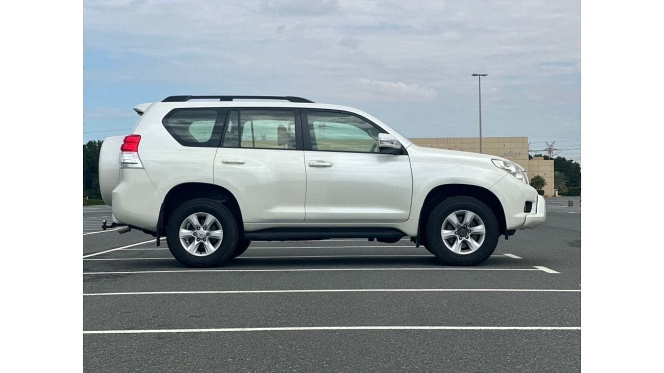 Toyota Prado TX-L MODEL 2013 GCC CAR PERFECT CONDITION INSIDE AND OUTSIDE