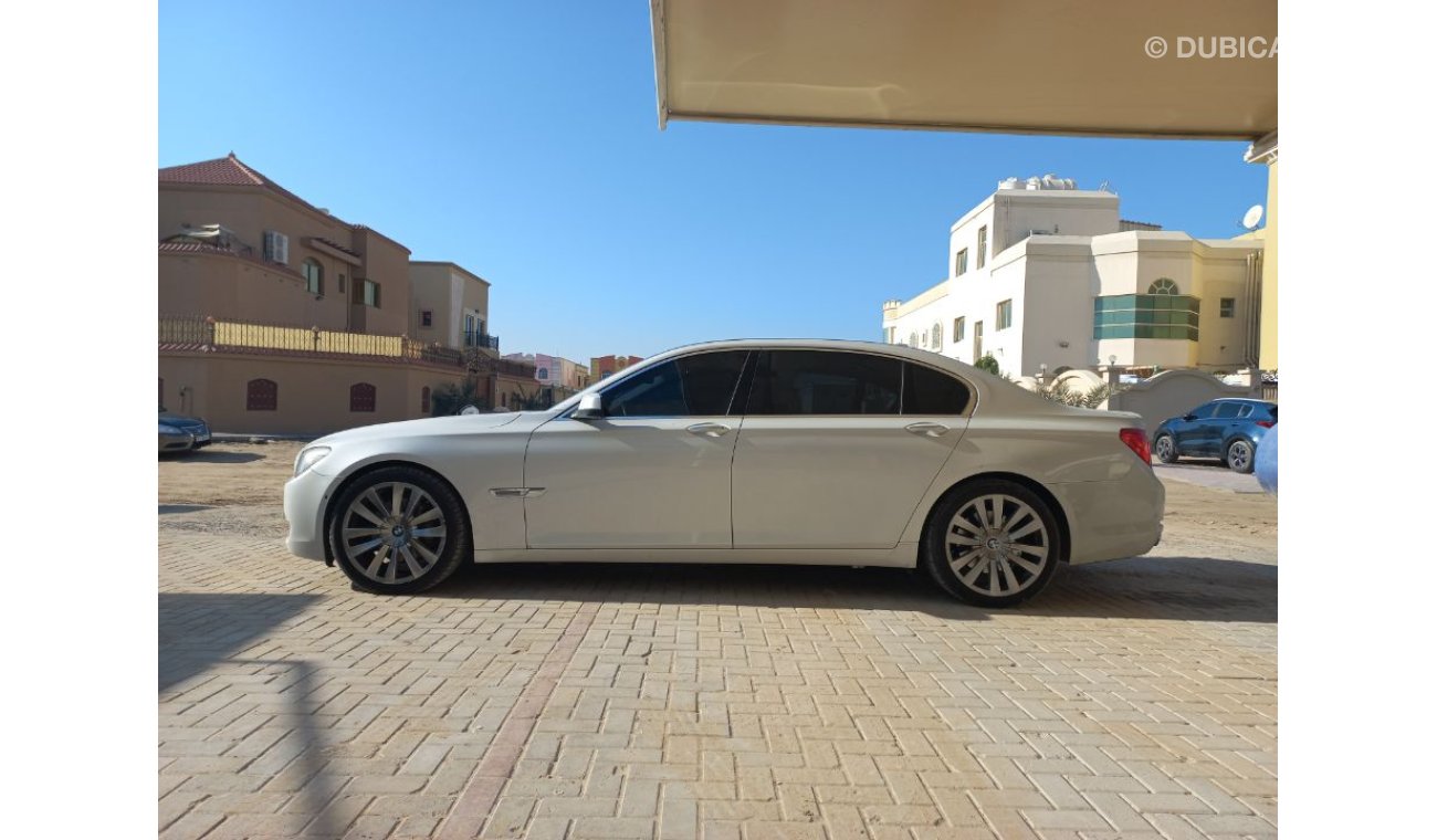 بي أم دبليو 740 Li