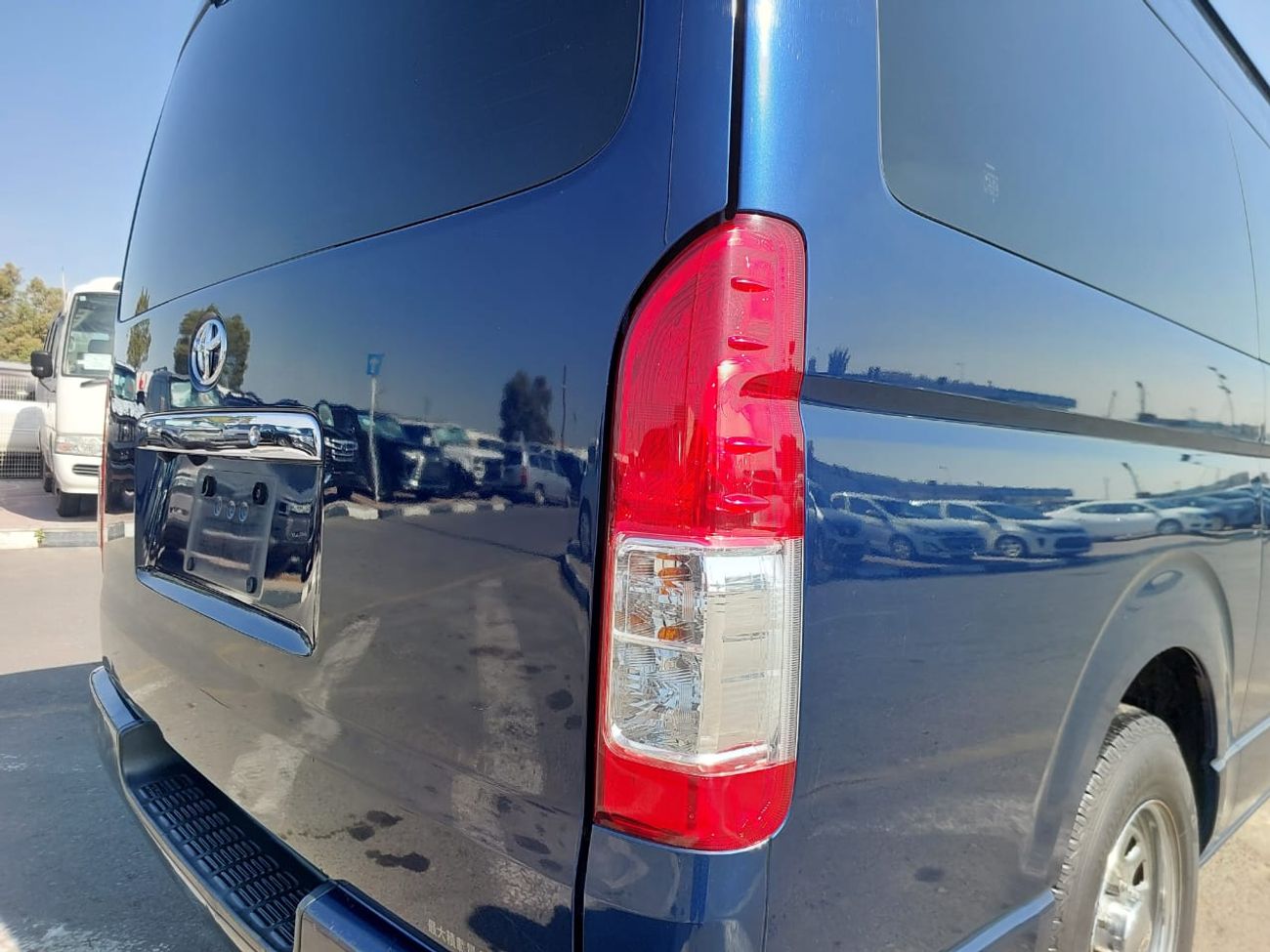 تويوتا هاياس TOYOTA HIACE VAN RHD 2015 MODEL 3.0 L DIESEL AUTOMATIC(PM16253)