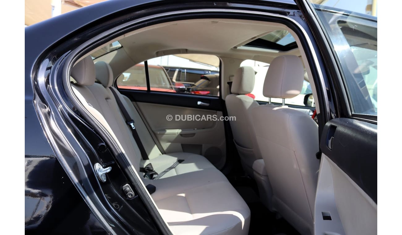 ميتسوبيشي لانسر GLS هاي خالية من الحوادث - خليجي - مكينة 2000 سي سي - رقم واحد - السيارة بحالة ممتازة من الداخل والخ