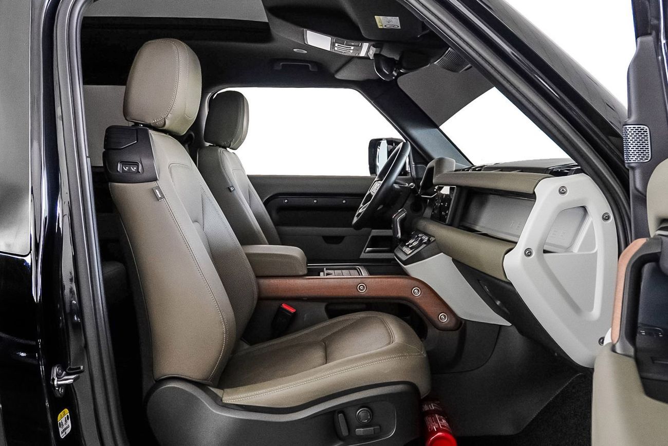 لاند روفر ديفندر P300 90 X-Dynamic SE 2.0L (5 Seater)