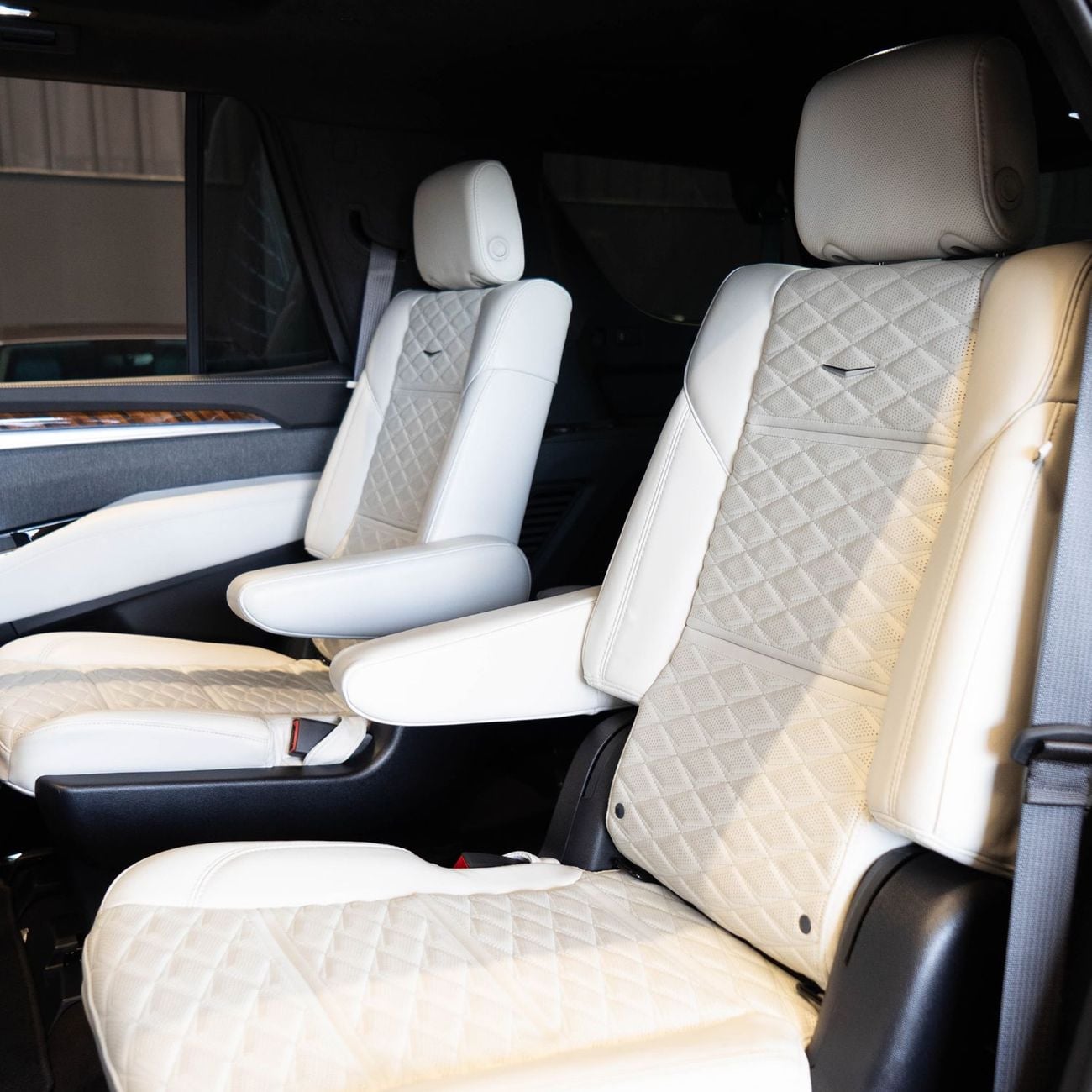 Cadillac Escalade AED 8,432 P.M • 0% Downpayment • Cadillac Escalade Sport Platinum • Agency Warranty