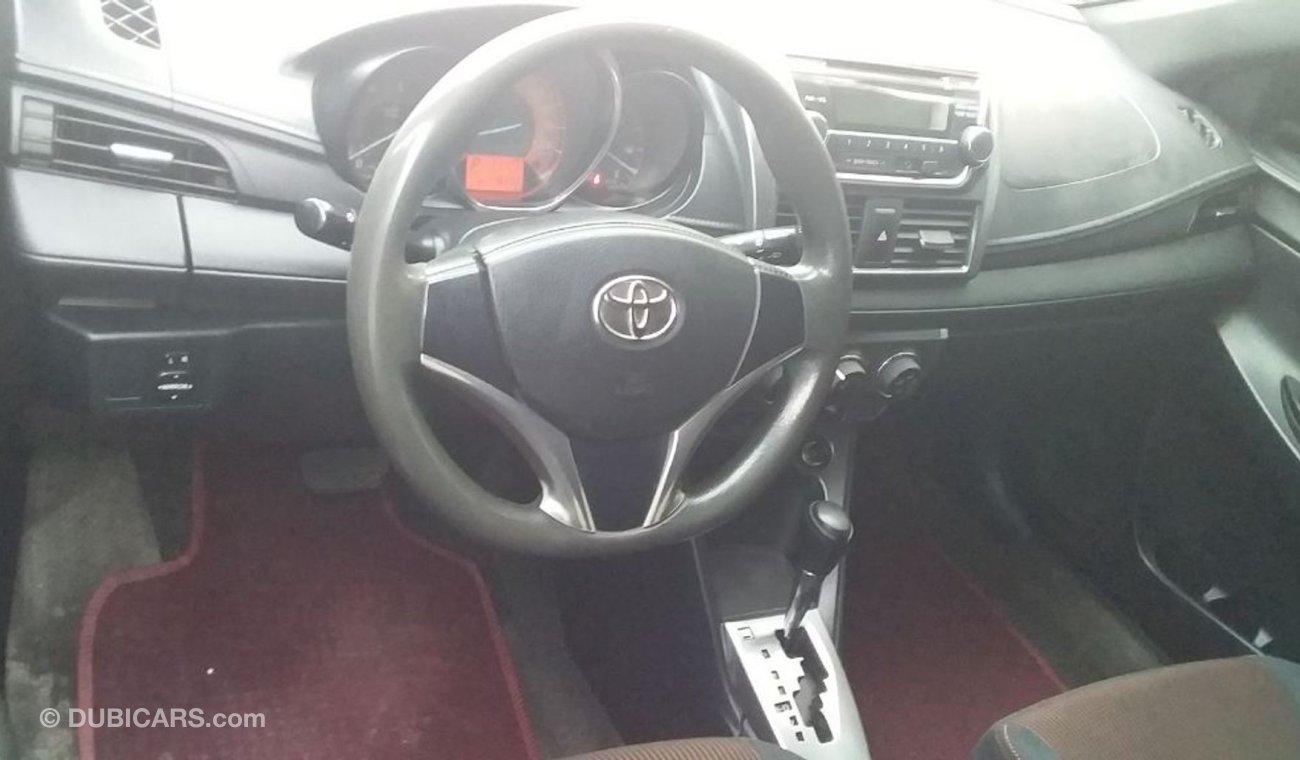 Toyota Yaris Toyota Yaris Hatchback 1.3 2015 GCC