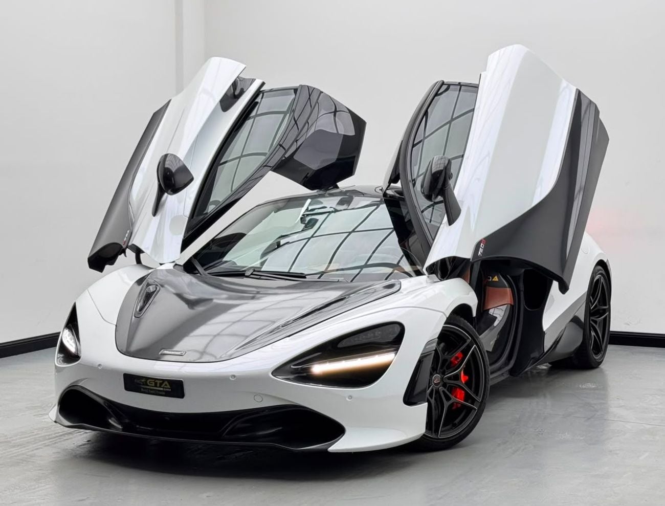 McLaren 720S 2018 McLaren 720s Luxury, Full Service History, Excellent Condition, GCC