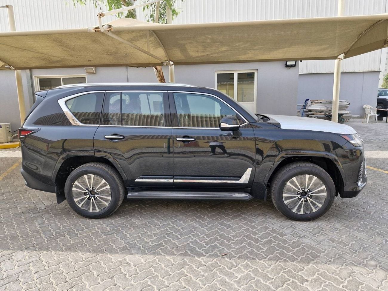 Lexus LX 700h 2026 LEXUS LX700h 3.5L 25-SPEAKERS ML URBAN 20"ALLOY 7-SEATS GCC BRAND NEW 0KM