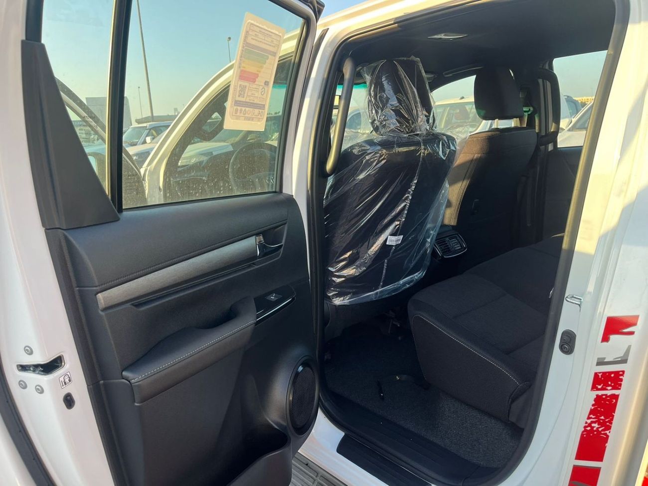 Toyota Hilux TOYOTA HILUX 4.0 ADVENTURE WHITE 2025 OMAN SPEC