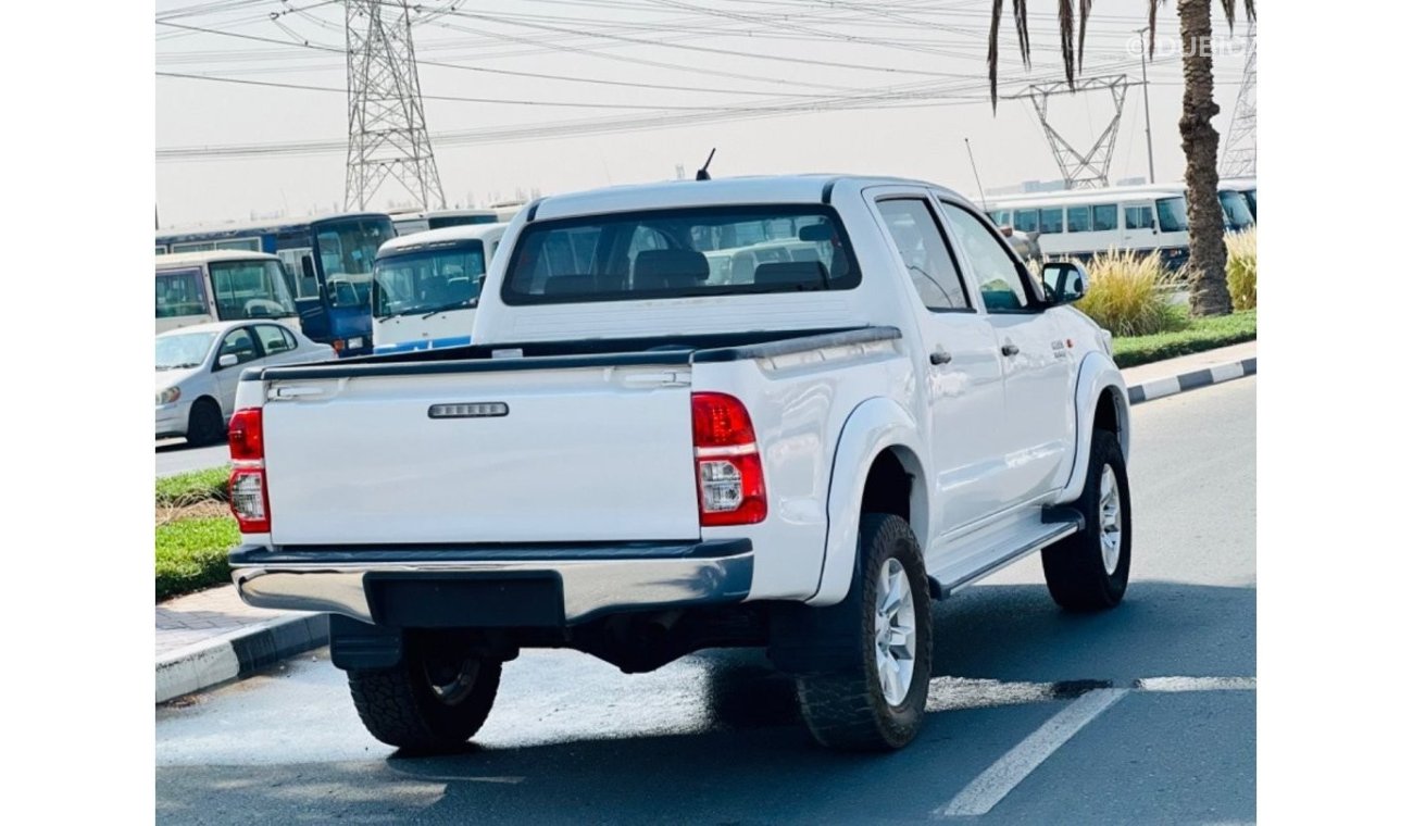 Toyota Hilux SR5 Manual Gear