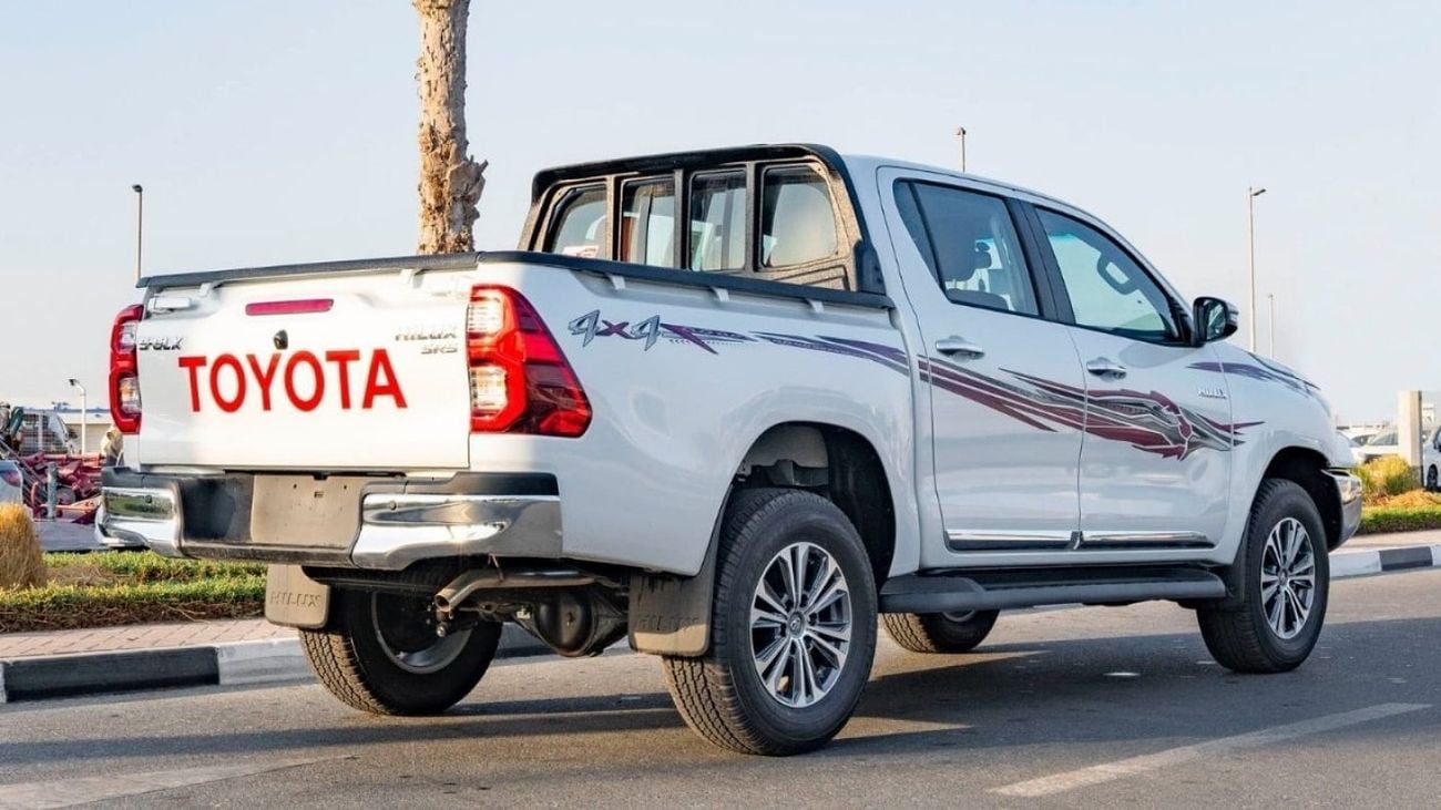 تويوتا هيلوكس Automatic , 2.7 L , 4x4 , full option