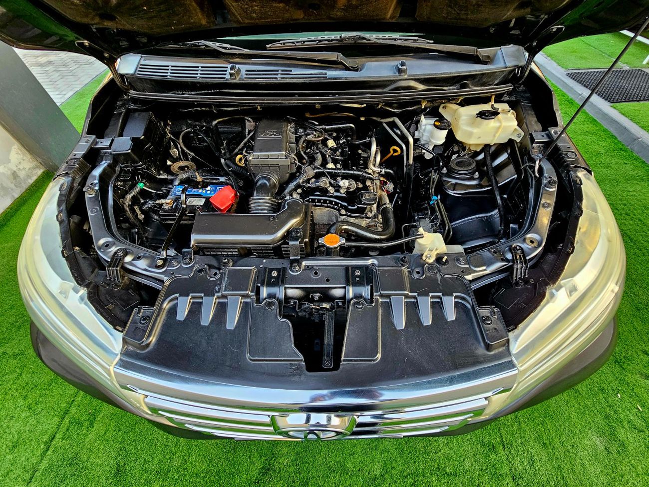 Toyota Rush EX / 1.5 V4/ LEATHER SEATS/ LOW MILEAGE/ EXPORT ONLY