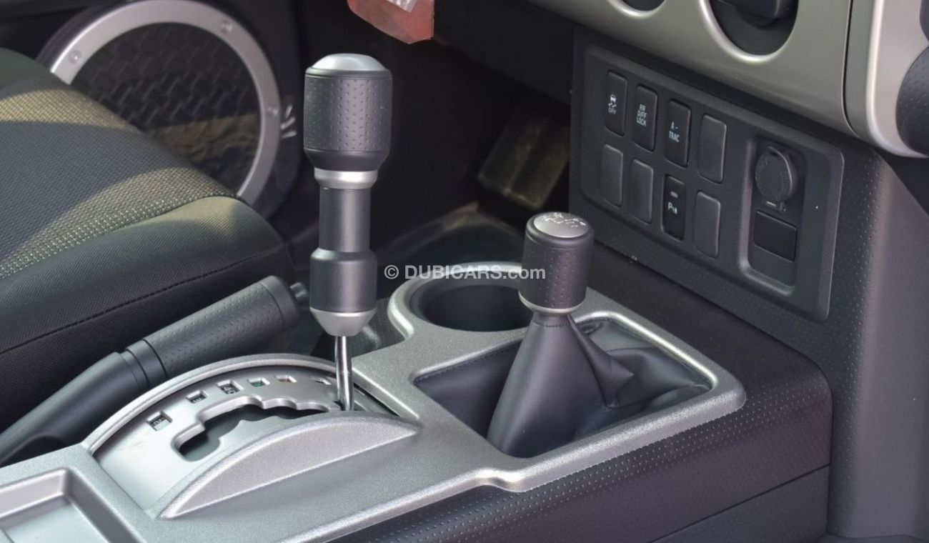 Toyota FJ Cruiser TOYOTA FJ CRUISER 4.0L V6 2023