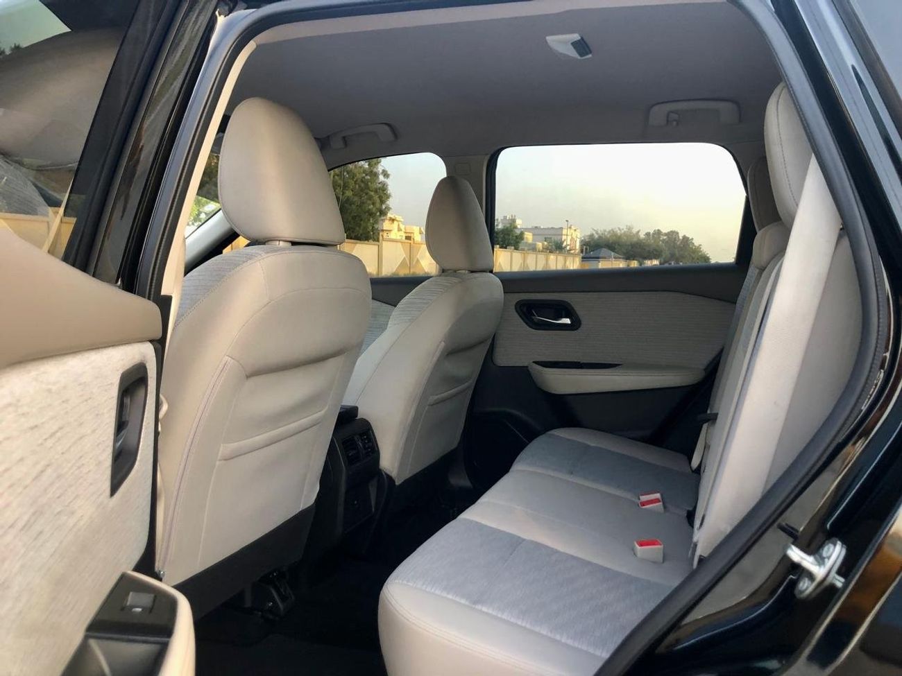 نيسان إكس تريل NISSAN XTRAIL 2.5L  7 SEATER 2023 GCC Spices