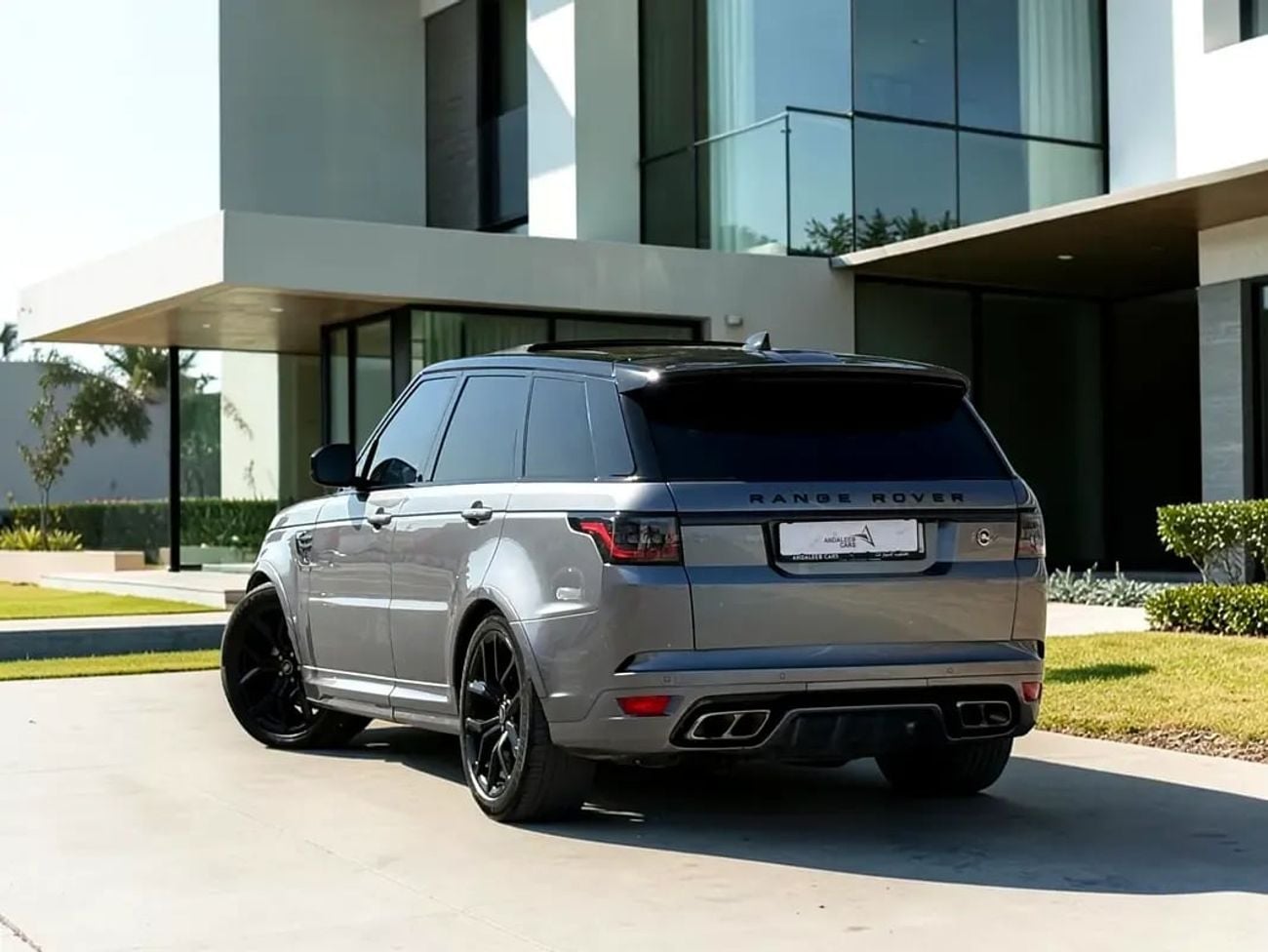 Land Rover Range Rover Sport MID SVR 5.0L (550 HP) RANGE ROVER SPORT SVR CARBON EDITION 5.0L V8 SC A/T | 2022 | AED 3,760 per mon
