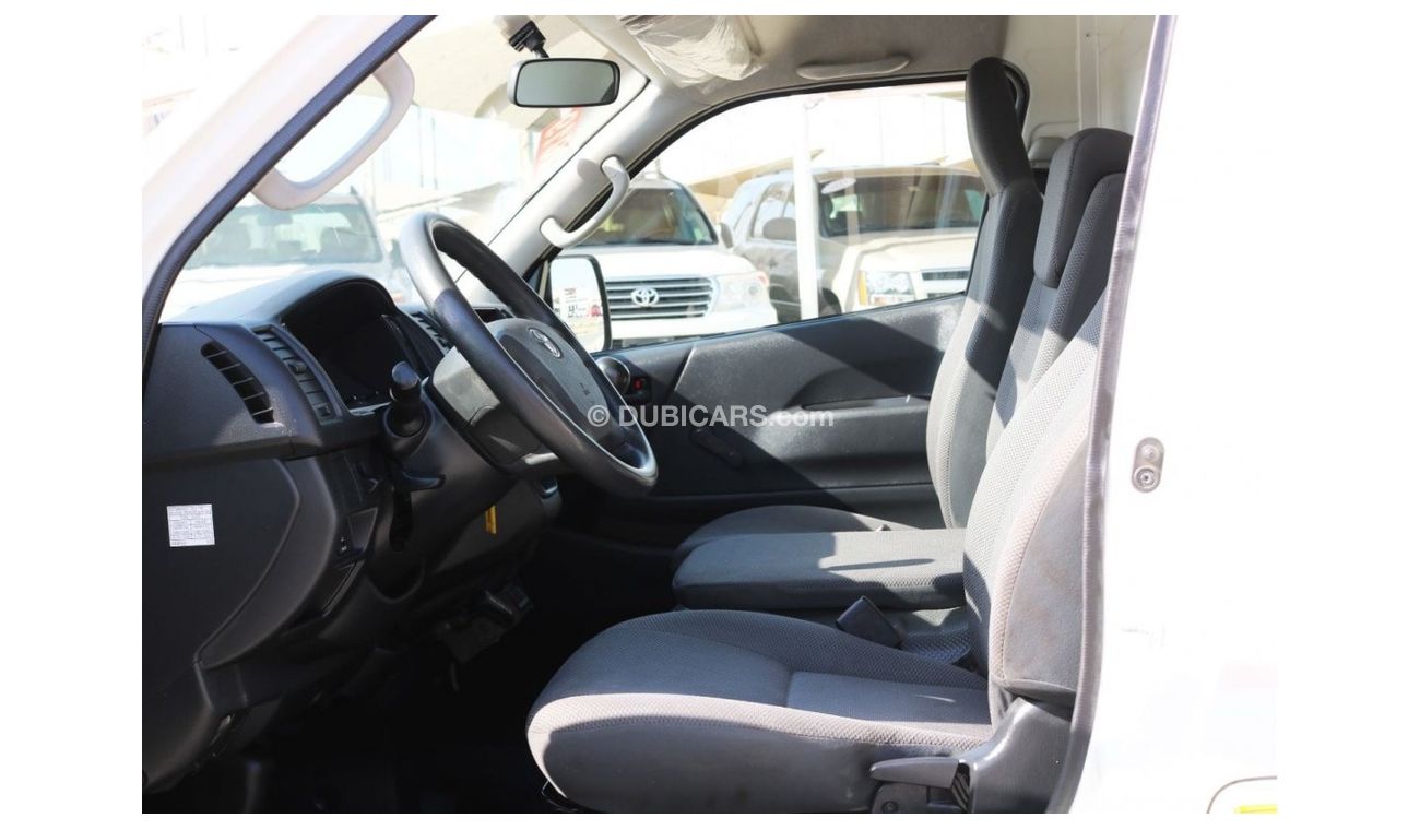 Toyota Hiace 2019 | HIACE HIROOF CHILLER DELIVERY VAN WITH GCC SPECS AND EXCELLENT CONDITION
