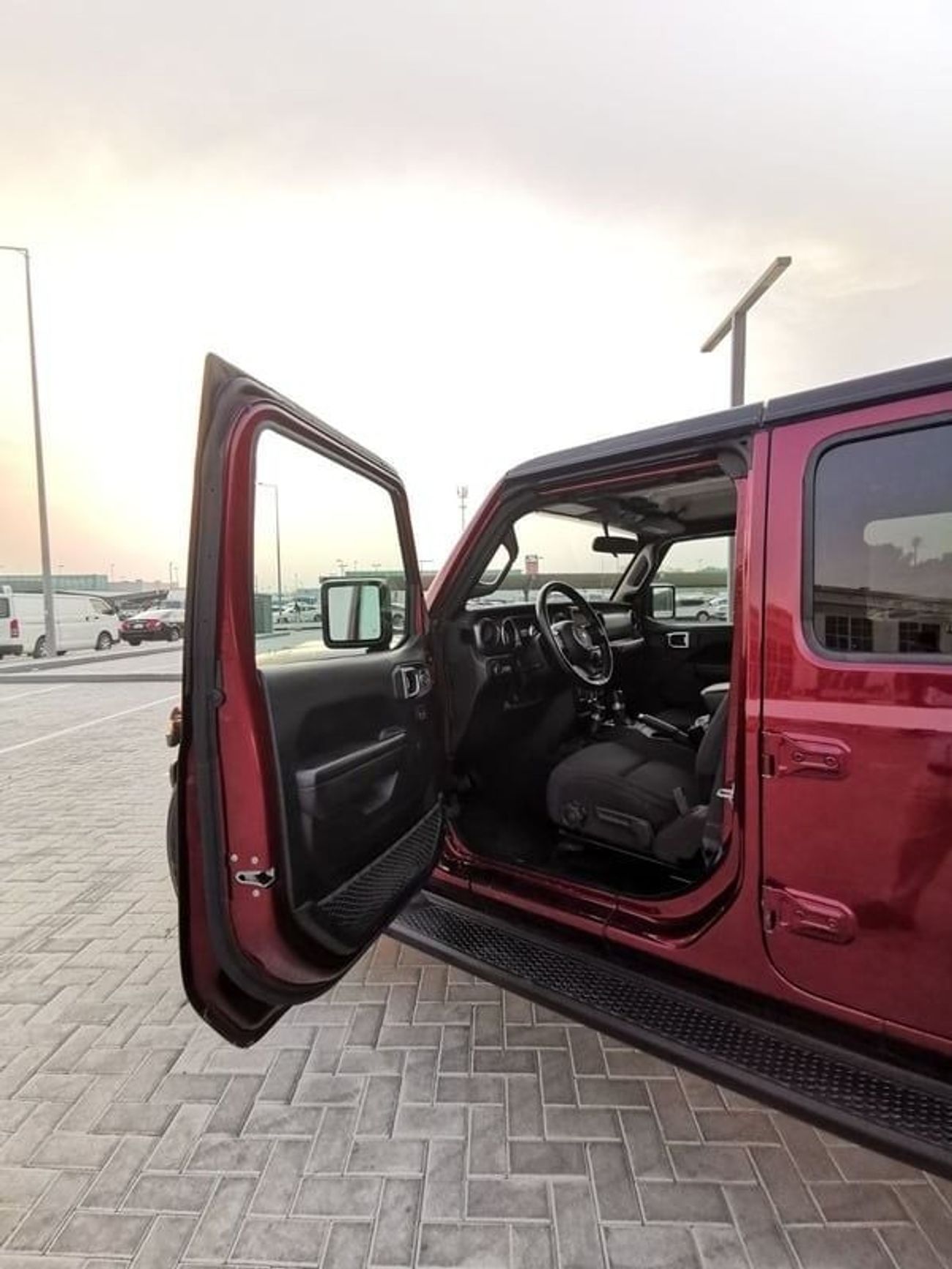 جيب جلادياتور Jeep Gladiator - 2022 - Maroon
