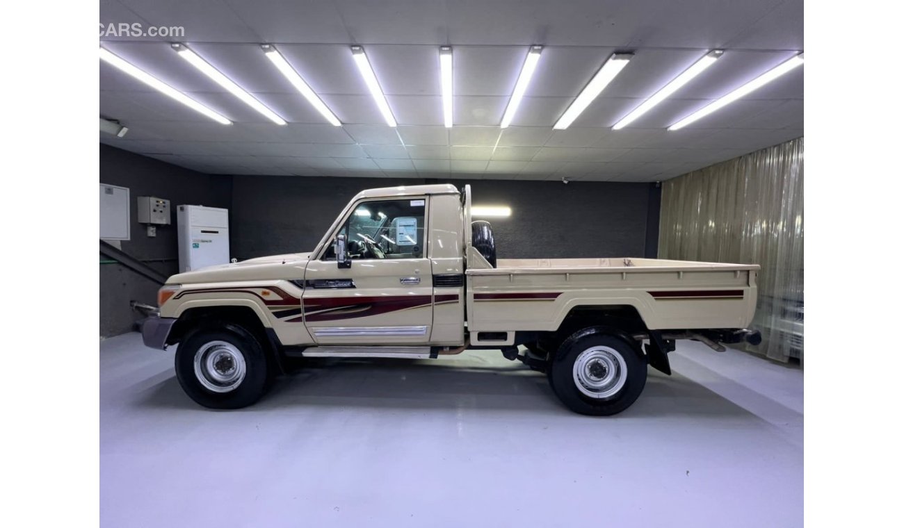 Toyota Land Cruiser Pick Up