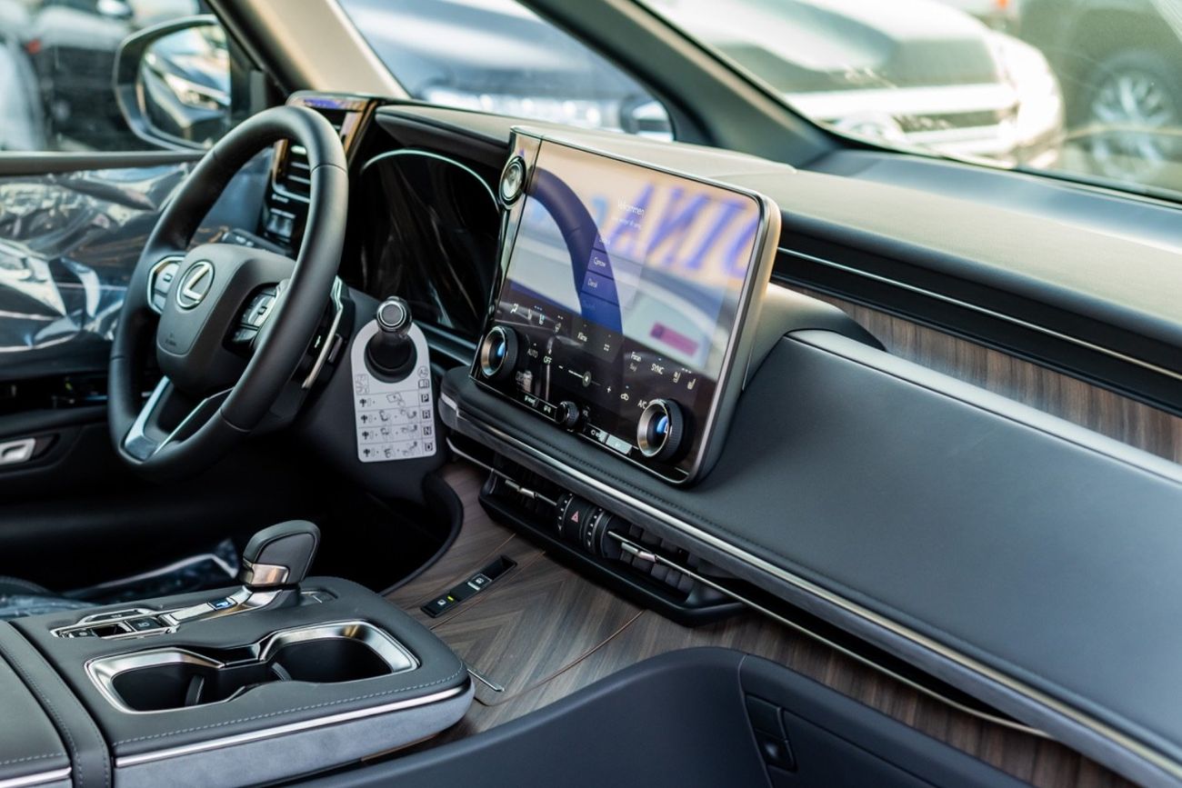 لكزس LM 350h VIP - 4 Seats 2.5L - 4 Cylinder